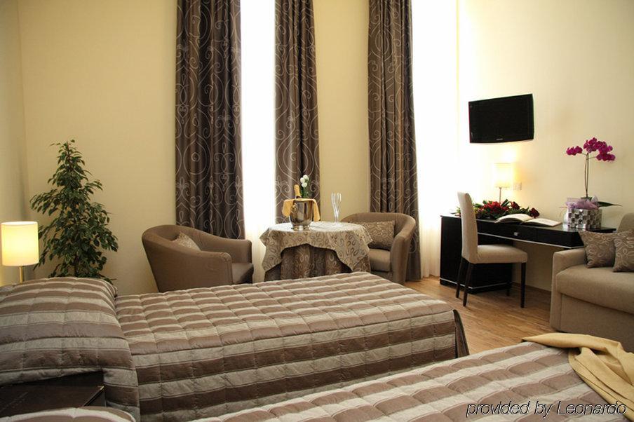 Hotel Villa Cinzia Villanova Mondovi ภายนอก รูปภาพ