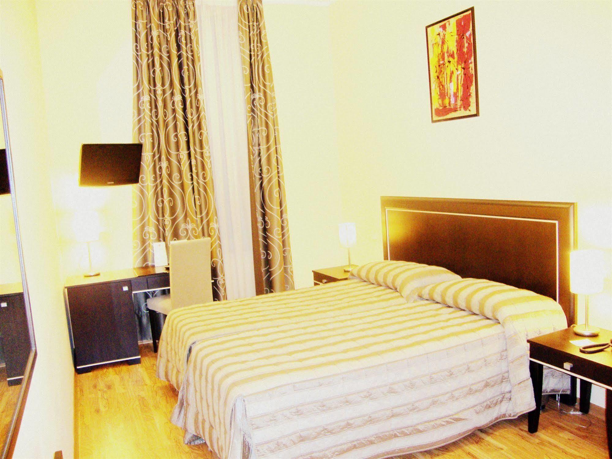 Hotel Villa Cinzia Villanova Mondovi ภายนอก รูปภาพ