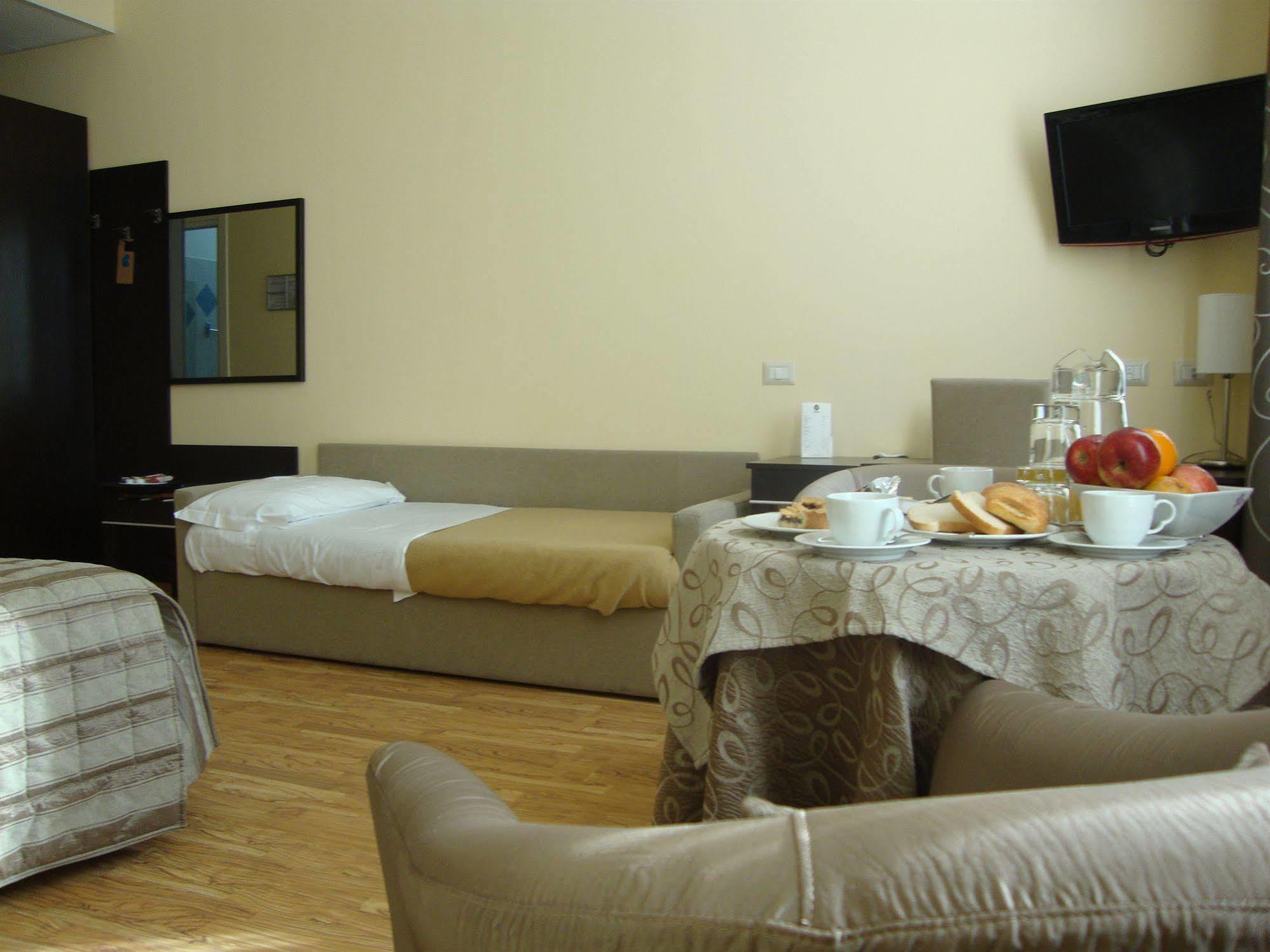 Hotel Villa Cinzia Villanova Mondovi ภายนอก รูปภาพ