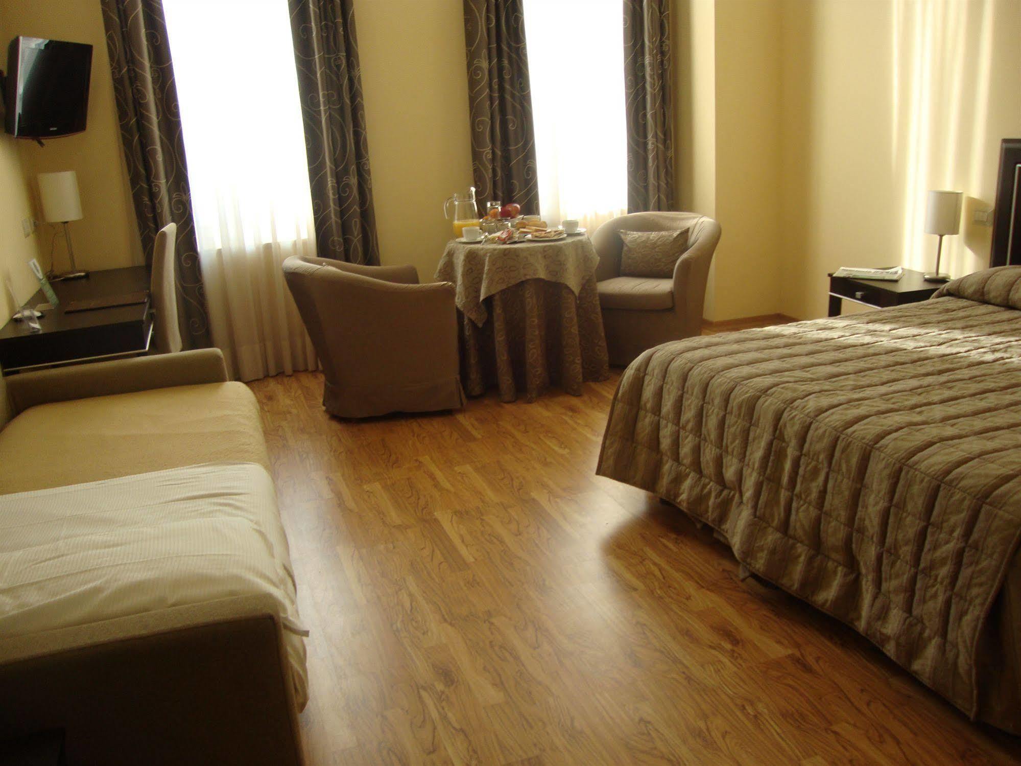 Hotel Villa Cinzia Villanova Mondovi ภายนอก รูปภาพ